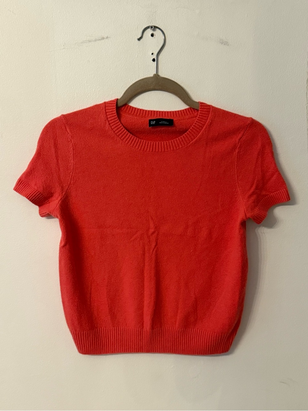 GAP Short Sleeve Knit Top in Coral Red